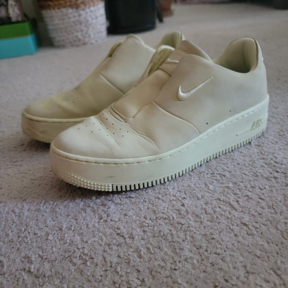 AF1